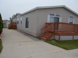 33398 Fir Ct, Lenox, MI 48048