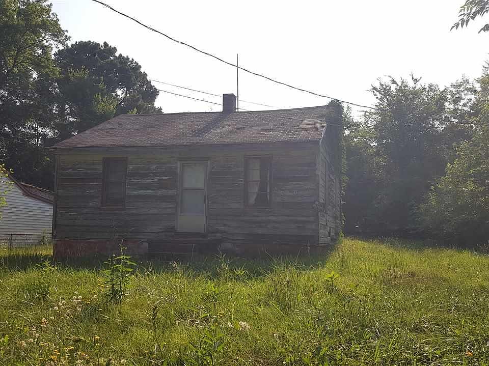 2nd image of 732 Jefferson St