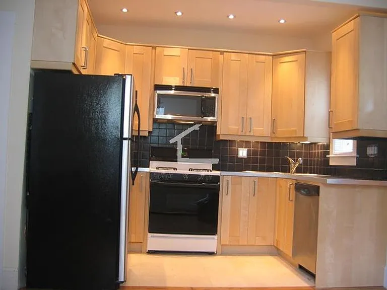 20 Eastburn St #1B — Photo 7