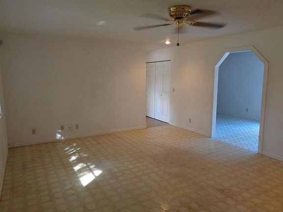 2nd image of 4322 Violet Cir