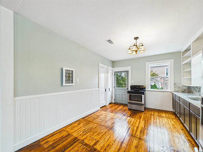 3602 Avenue S 1/2 — Photo 11