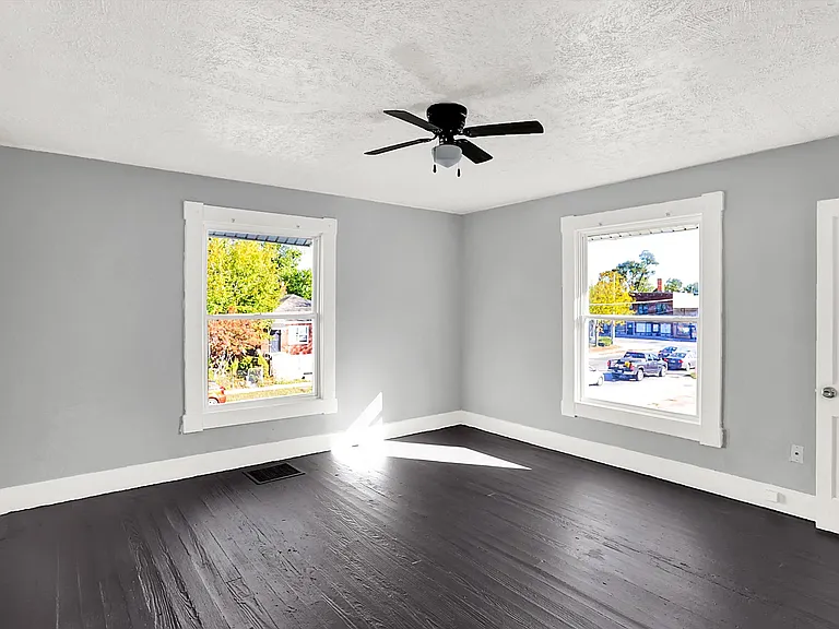 1020 N Rural St — Photo 22