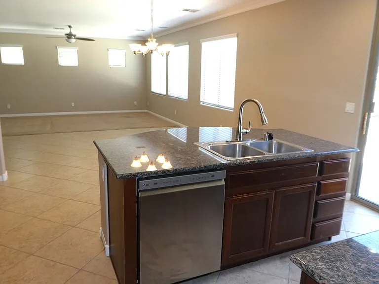 4054 Lower Saxon Ave — Photo 3