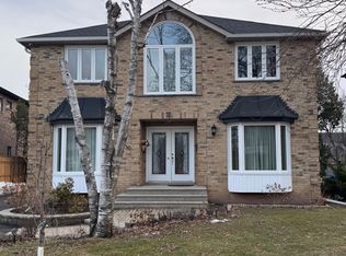 1030 Kent Ave, Oakville, ON L6H 1Z6