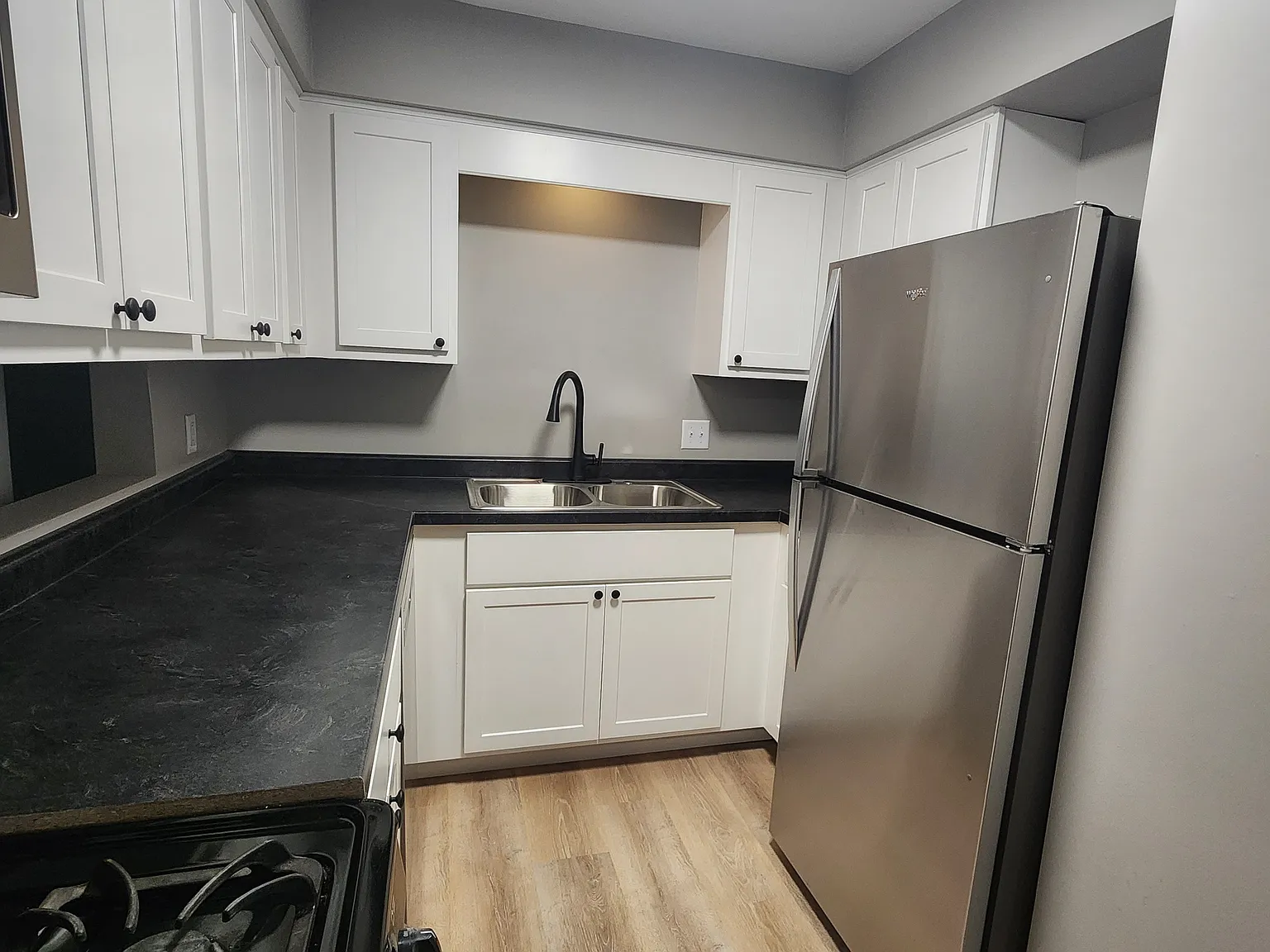 2 bed, 1000 sqft, $1,350 — Photo 4