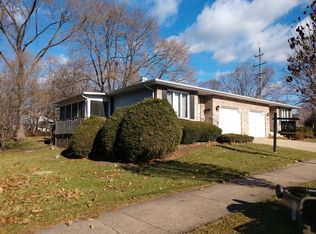 27 Wenholz Ave, Dundee, IL 60118