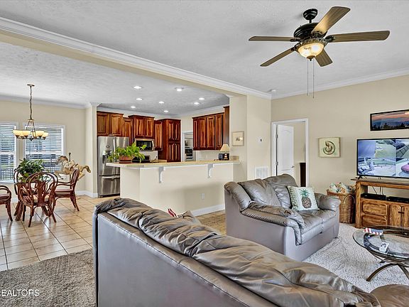 5th image of 1116 Gregory Valley Dr