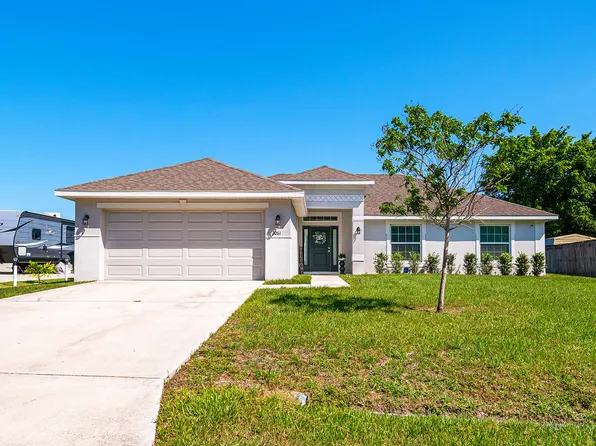 2081 SW Grape Court, Port St Lucie, FL 34953