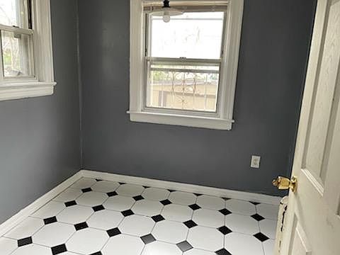 2nd image of 1126 Underhill Ave #B