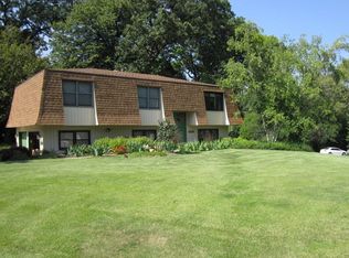 800 Sunset Dr, Shorewood, IL