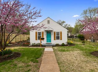 2205 N 4th St, Saint Charles, MO 63301
