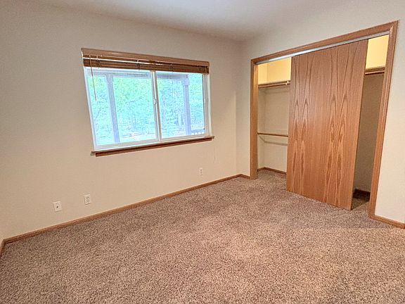 4th image of 1146 Country Club Dr