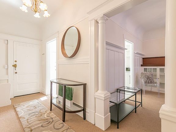4th image of 31 Elgin Park APT B