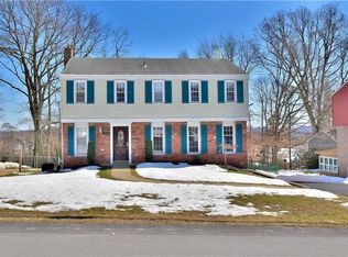 5606 Glen Hill Dr, Bethel Park, PA 15102
