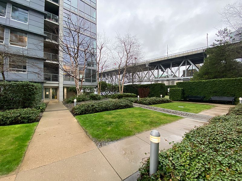 Vancouver Apartment for rent - 2 Bedrooms — photo 29