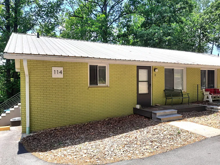 114 Pressley Dr #1 — Photo 2
