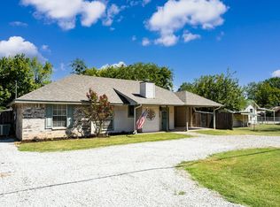 651 N Dallas St, Van Alstyne, TX 75495