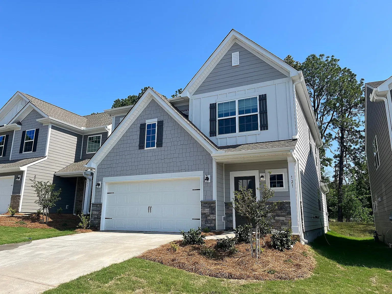 4 bed, 2200 sqft, $2,300 — Photo 1