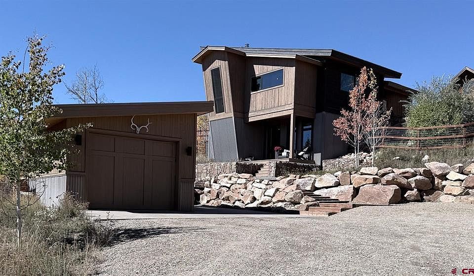 1st image of 25 Anderson Drive