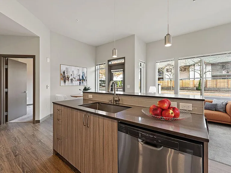 Edge Apartments — Photo 34