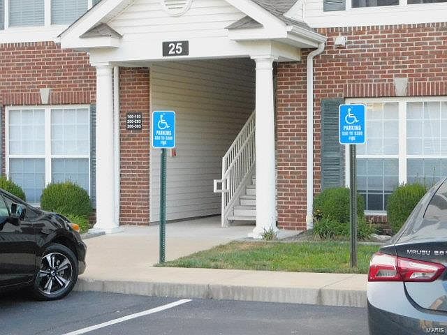 1st image of 25 Kassebaum Ln APT 102