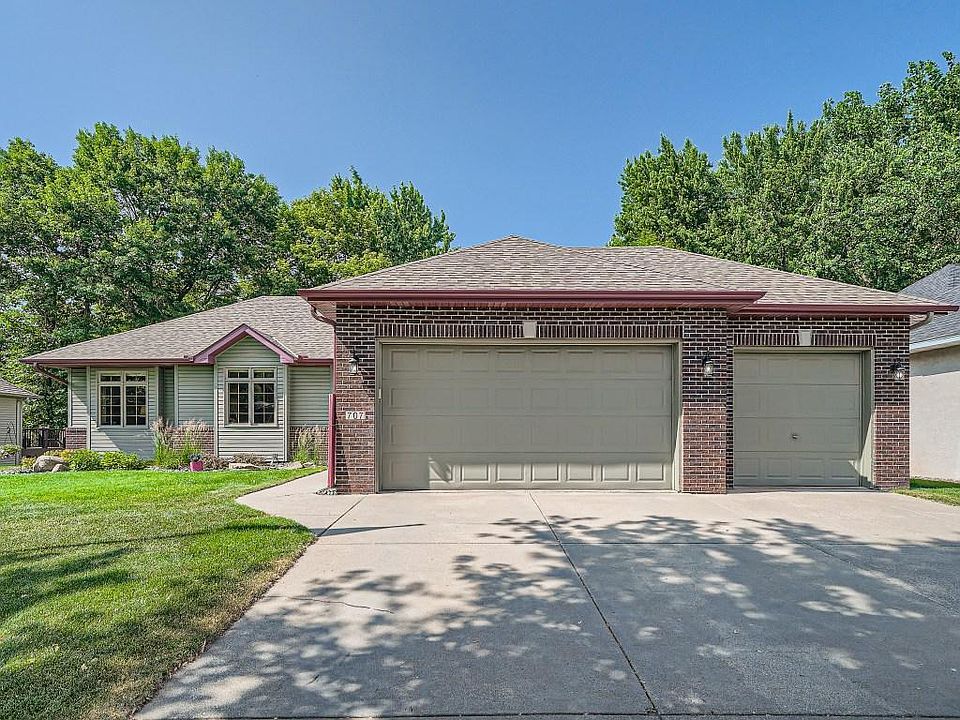 1st image of 707 Country Lakes Dr