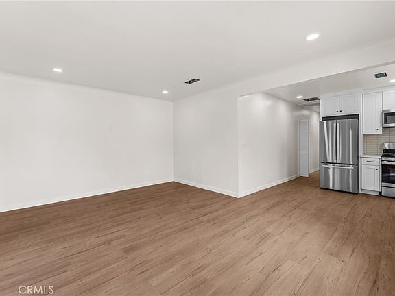 4th image of 6222 Magnolia Ave