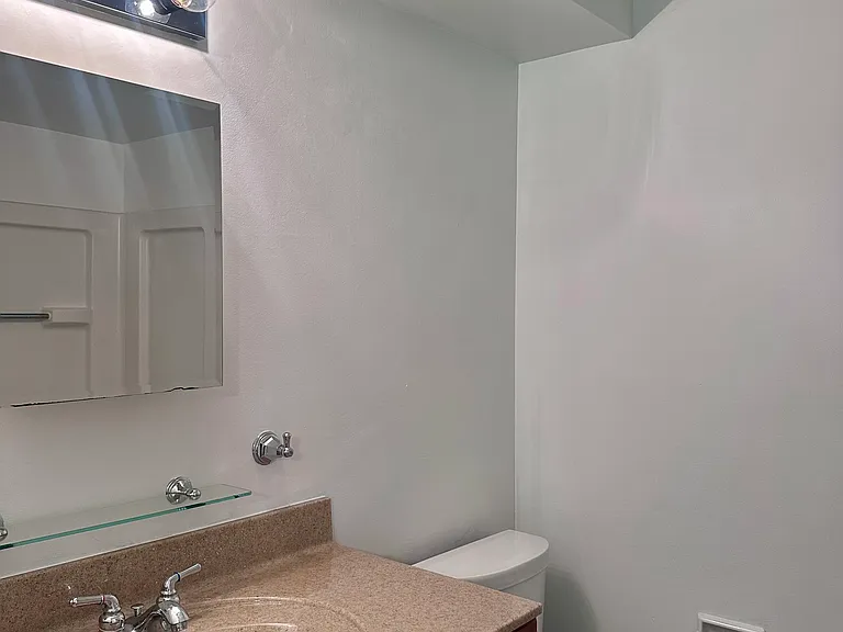 4875 Catalina Dr S — Photo 14