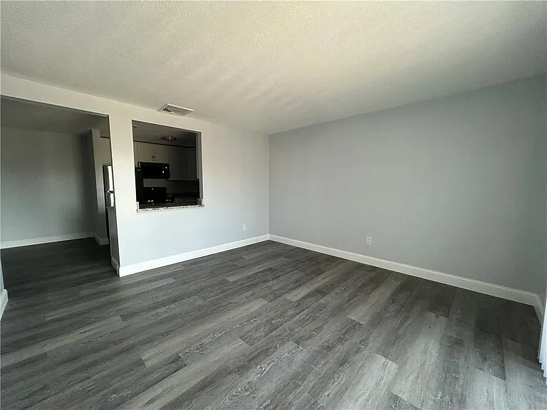 728 Beverage Hill Ave #16 — Photo 5