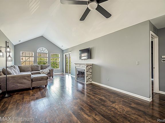 4th image of 4004 Cornerstone Dr