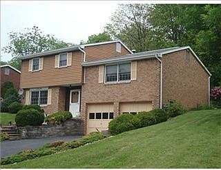 2nd image of 619 Stamford Dr