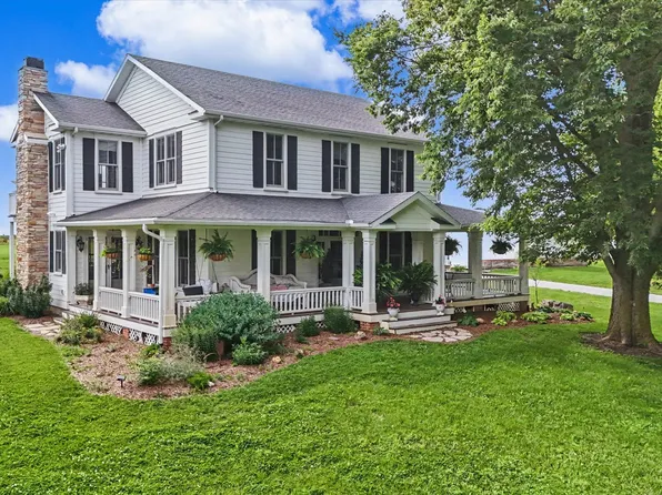1090 Bucks Pond Rd, Monticello, IL 61856