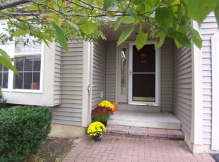 433 Carpenters Cove Ln, Downingtown, PA 19335