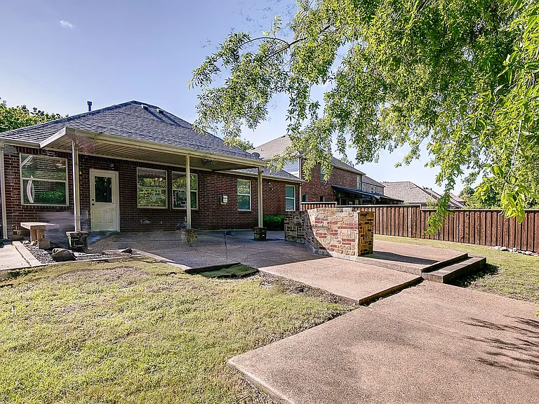 2504 Cypress Point Dr — Photo 6