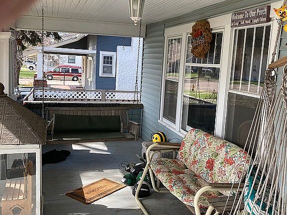 2nd image of 218 S Vine St