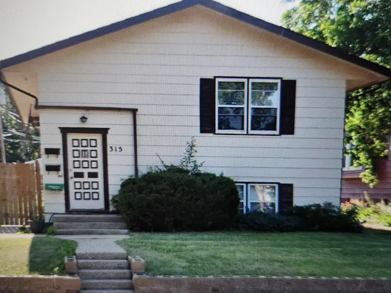 315 6th Ave W — Photo 5