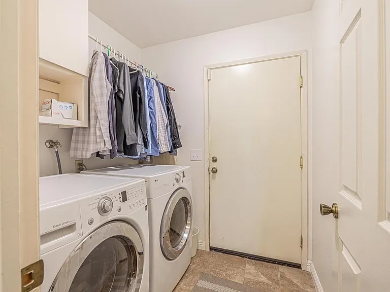 6331 Azalea Dr — Photo 7