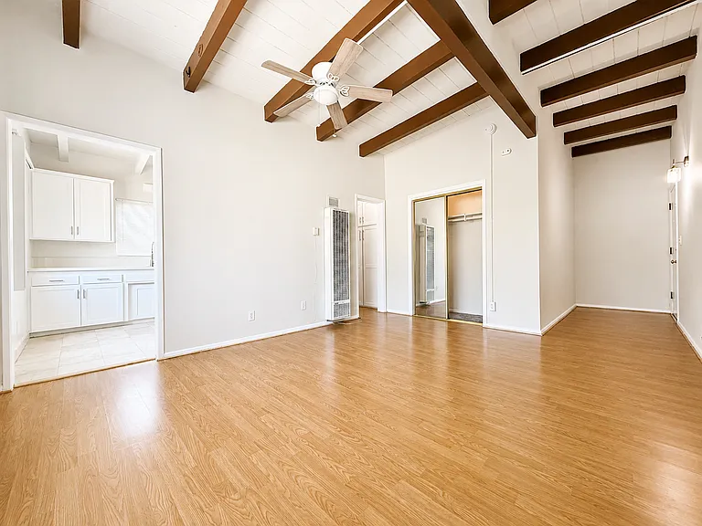 1718 S Bundy Dr — Photo 2