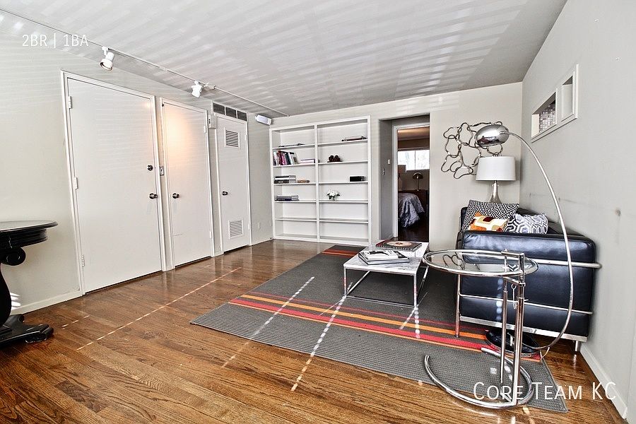 1st image of 1020 W 44th St APT 7