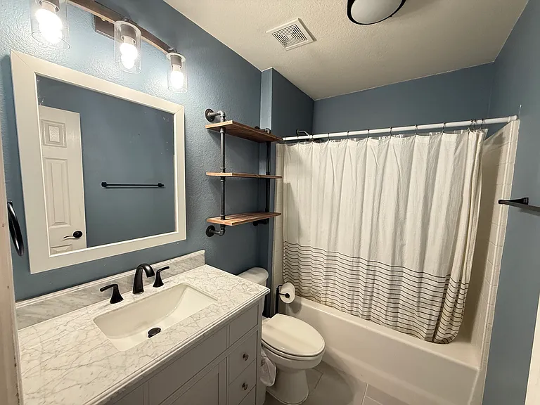 1107 Lyra Ln — Photo 16