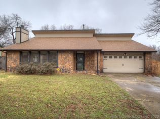 403 W 31st Ct, Sand Springs, OK 74063