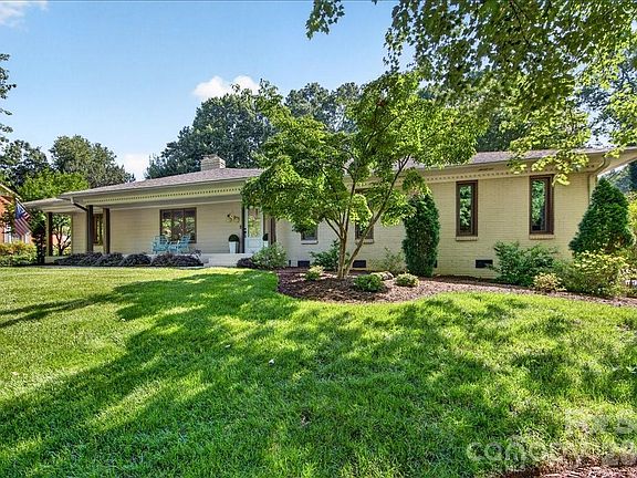 2nd image of 1128 Court Dr