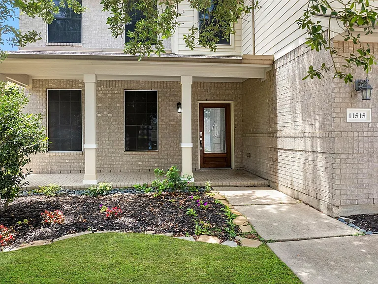 11515 Timberly Park Ln — Photo 2