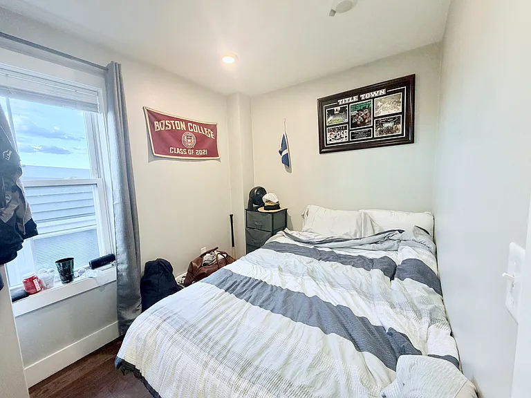 18 Atlantic St #4 — Photo 8