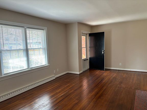 3rd image of 1501 Brookdale Dr