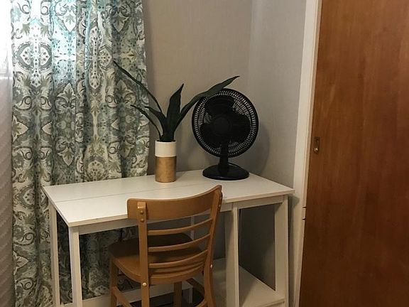 4th image of 603 W 24th Pl