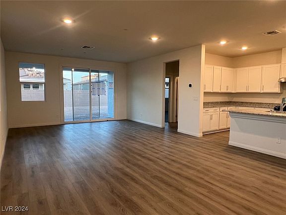 4th image of 705 Icy Fjord Ln