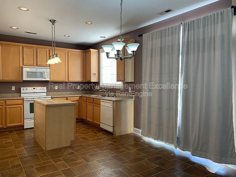 3124 Mackinac Island Ln — Photo 9