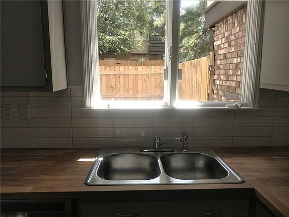 5th image of 1806 Ashborough Cir SE APT A