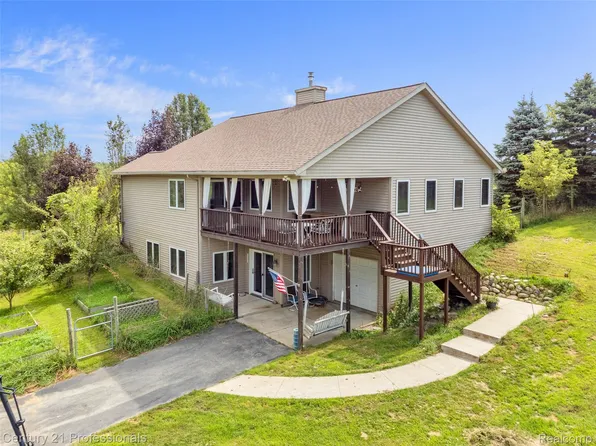 10770 Gloria Greer Ln, Holly, MI 48442